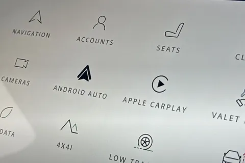 Land Rover Range Rover 3.0 D300 MHEV Edition Auto 4WD Euro 6 (s/s) 5dr Thumbnail #38