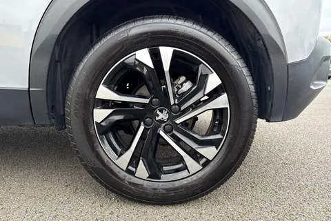 13 of 67 for PEUGEOT 2008 1.2 PureTech Allure EAT Euro 6 (s/s) 5dr