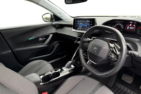 14 of 67 for PEUGEOT 2008 1.2 PureTech Allure EAT Euro 6 (s/s) 5dr