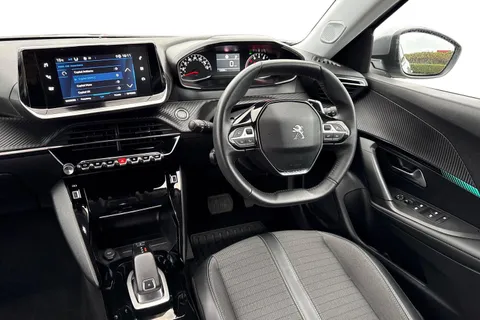 18 of 67 for PEUGEOT 2008 1.2 PureTech Allure EAT Euro 6 (s/s) 5dr