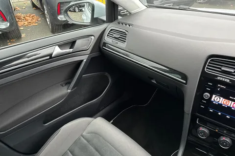 19 of 42 for Volkswagen Golf 1.5 TSI EVO 150 GT 5dr | Acc | App connect