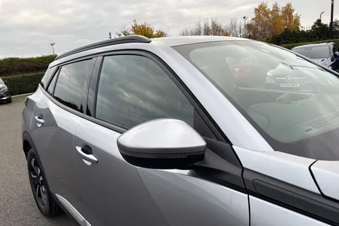 28 of 67 for PEUGEOT 2008 1.2 PureTech Allure EAT Euro 6 (s/s) 5dr