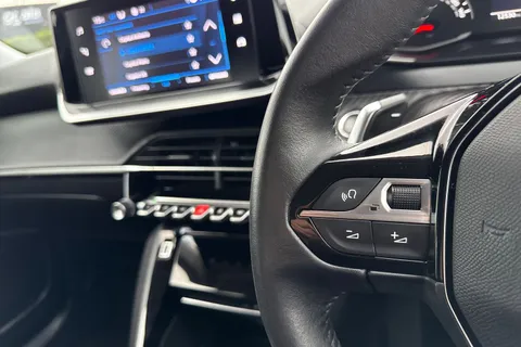 38 of 67 for PEUGEOT 2008 1.2 PureTech Allure EAT Euro 6 (s/s) 5dr