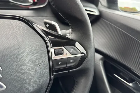 39 of 67 for PEUGEOT 2008 1.2 PureTech Allure EAT Euro 6 (s/s) 5dr