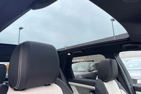 Land Rover Discovery Sport 2.0 D200 MHEV Dynamic SE Auto 4WD Euro 6 (s/s) 5dr Thumbnail #32