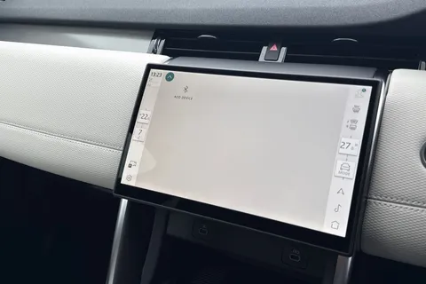 Land Rover Discovery Sport 2.0 D200 MHEV Dynamic SE Auto 4WD Euro 6 (s/s) 5dr Thumbnail #35