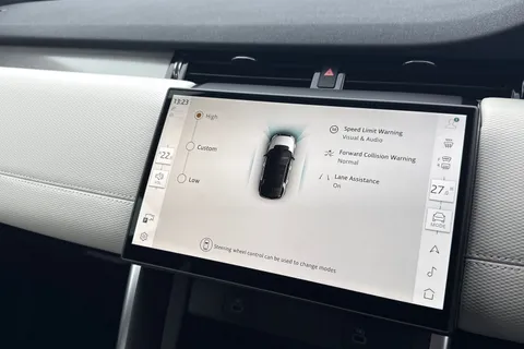 Land Rover Discovery Sport 2.0 D200 MHEV Dynamic SE Auto 4WD Euro 6 (s/s) 5dr Thumbnail #42