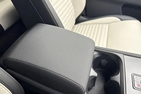 Land Rover Discovery Sport 2.0 D200 MHEV Dynamic SE Auto 4WD Euro 6 (s/s) 5dr Thumbnail #50