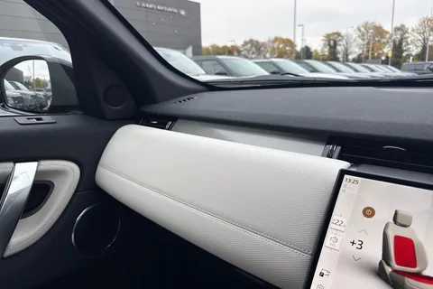 Land Rover Discovery Sport 2.0 D200 MHEV Dynamic SE Auto 4WD Euro 6 (s/s) 5dr Thumbnail #53