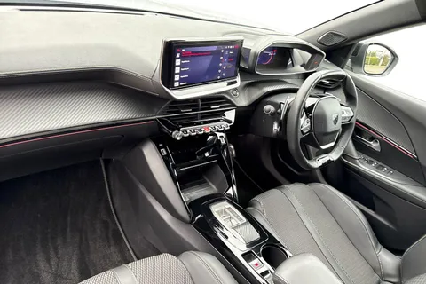 PF73CNV PEUGEOT 2008 1.2 PureTech GT EAT Euro 6 (s/s) 5dr Thumbnail #16