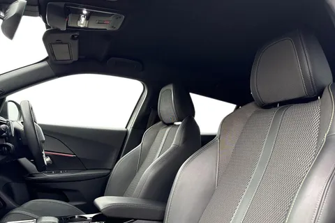 PF73CNV PEUGEOT 2008 1.2 PureTech GT EAT Euro 6 (s/s) 5dr Thumbnail #17