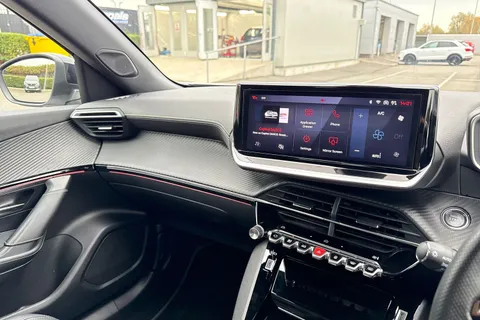 PF73CNV PEUGEOT 2008 1.2 PureTech GT EAT Euro 6 (s/s) 5dr Thumbnail #18