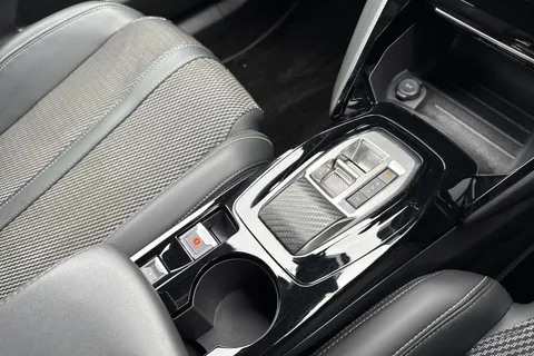 PF73CNV PEUGEOT 2008 1.2 PureTech GT EAT Euro 6 (s/s) 5dr Thumbnail #24