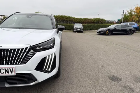 PF73CNV PEUGEOT 2008 1.2 PureTech GT EAT Euro 6 (s/s) 5dr Thumbnail #27