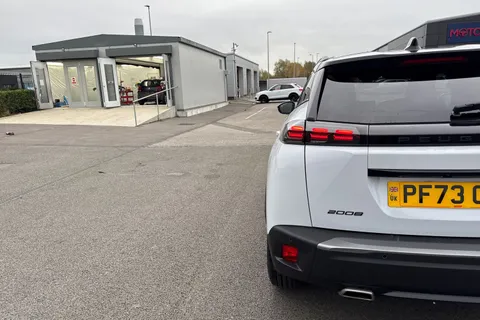 PF73CNV PEUGEOT 2008 1.2 PureTech GT EAT Euro 6 (s/s) 5dr Thumbnail #33