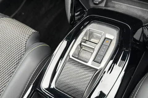 PF73CNV PEUGEOT 2008 1.2 PureTech GT EAT Euro 6 (s/s) 5dr Thumbnail #56