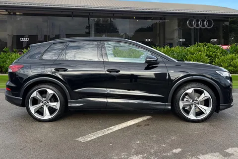  Audi Q4 e-tron 45 Black Edition Auto 5dr 82kWh Thumbnail #4