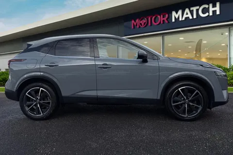 LL22TFN Nissan Qashqai 1.3 DIG-T MHEV Tekna XTRON Euro 6 (s/s) 5dr Thumbnail #4