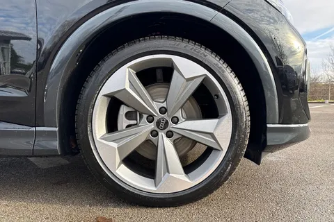  Audi Q4 e-tron 45 Black Edition Auto 5dr 82kWh Thumbnail #10