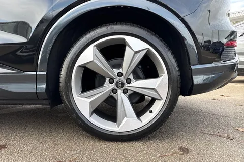  Audi Q4 e-tron 45 Black Edition Auto 5dr 82kWh Thumbnail #12