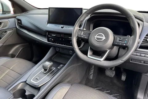 LL22TFN Nissan Qashqai 1.3 DIG-T MHEV Tekna XTRON Euro 6 (s/s) 5dr Thumbnail #15