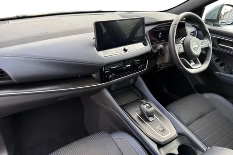 LL22TFN Nissan Qashqai 1.3 DIG-T MHEV Tekna XTRON Euro 6 (s/s) 5dr Thumbnail #16