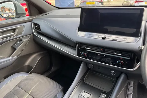 LL22TFN Nissan Qashqai 1.3 DIG-T MHEV Tekna XTRON Euro 6 (s/s) 5dr Thumbnail #21