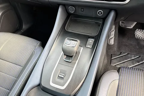 LL22TFN Nissan Qashqai 1.3 DIG-T MHEV Tekna XTRON Euro 6 (s/s) 5dr Thumbnail #24