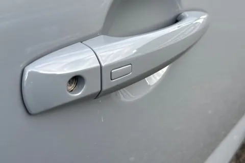 LL22TFN Nissan Qashqai 1.3 DIG-T MHEV Tekna XTRON Euro 6 (s/s) 5dr Thumbnail #32