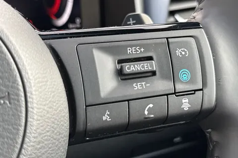 LL22TFN Nissan Qashqai 1.3 DIG-T MHEV Tekna XTRON Euro 6 (s/s) 5dr Thumbnail #40