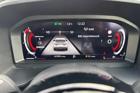 LL22TFN Nissan Qashqai 1.3 DIG-T MHEV Tekna XTRON Euro 6 (s/s) 5dr Thumbnail #44