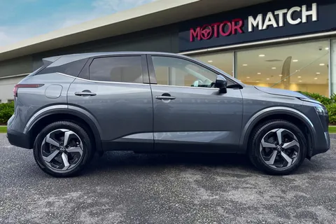 GD72ZTK Nissan Qashqai 1.3 DIG-T MHEV N-Connecta XTRON Euro 6 (s/s) 5dr Thumbnail #4