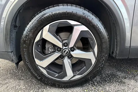 GD72ZTK Nissan Qashqai 1.3 DIG-T MHEV N-Connecta XTRON Euro 6 (s/s) 5dr Thumbnail #11