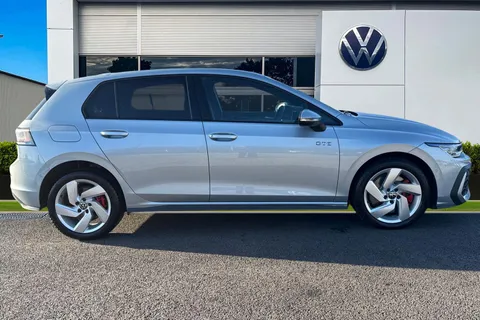 KT74LCL Volkswagen Golf 1.5 TSI 272 GTE eHybrid 5dr DSG Thumbnail #4