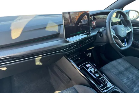 KT74LCL Volkswagen Golf 1.5 TSI 272 GTE eHybrid 5dr DSG Thumbnail #9