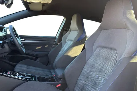 KT74LCL Volkswagen Golf 1.5 TSI 272 GTE eHybrid 5dr DSG Thumbnail #11