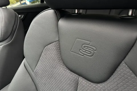  Audi SQ2 2.0 TFSI Black Edition S Tronic quattro Euro 6 (s/s) 5dr Thumbnail #36