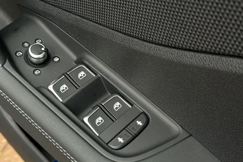  Audi SQ2 2.0 TFSI Black Edition S Tronic quattro Euro 6 (s/s) 5dr Thumbnail #44