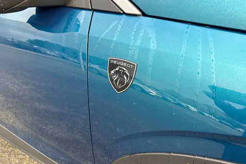 DH74ANF PEUGEOT 3008 1.2 HYBRID GT e-DSC6 Euro 6 (s/s) 5dr Thumbnail #37