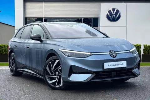 KY74DHO Volkswagen Id.7 210kW Match Pro S 86kWh ⭐Exterior Pack Plus & Sunroof, Black Pack, Heat Pum Thumbnail #2