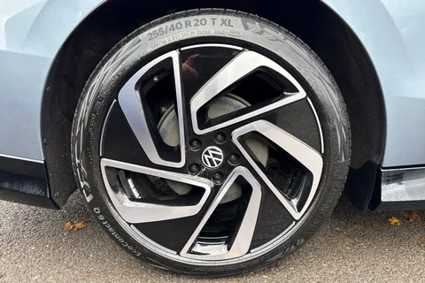 KY74DHO Volkswagen Id.7 210kW Match Pro S 86kWh ⭐Exterior Pack Plus & Sunroof, Black Pack, Heat Pum Thumbnail #14