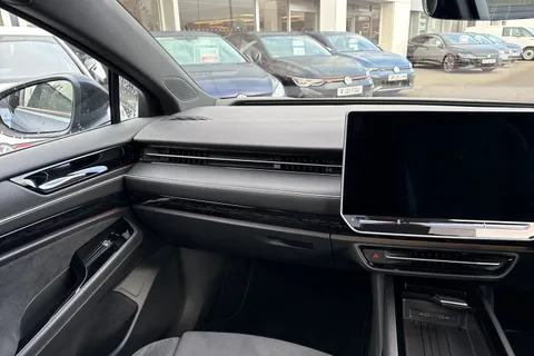 KY74DHO Volkswagen Id.7 210kW Match Pro S 86kWh ⭐Exterior Pack Plus & Sunroof, Black Pack, Heat Pum Thumbnail #21