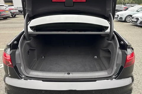 MT74OWA Audi A4 Black Edition 35 TFSI  150 PS S tronic Thumbnail #10