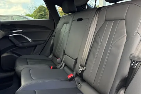  Audi Q5 2.0 TDI S line Sportback S Tronic quattro Euro 6 (s/s) 5dr Thumbnail #13