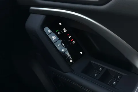  Audi Q5 2.0 TDI S line Sportback S Tronic quattro Euro 6 (s/s) 5dr Thumbnail #38