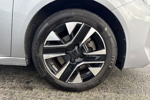 VRZ5942 PEUGEOT 208 1.2 PureTech Allure Euro 6 (s/s) 5dr Thumbnail #7