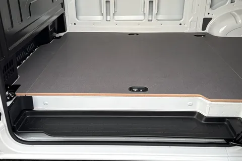 BK75ZWY Volkswagen Crafter 2.0 TDI 163PS HDE Commerce Plus Low Roof Van Auto Thumbnail #49