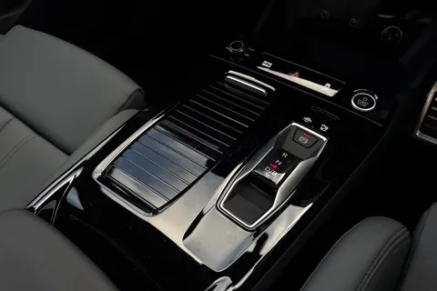  Audi Q6 E-Tron 100kWh S line Auto quattro 5dr Thumbnail #19