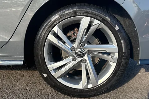 DA03JON Volkswagen Golf 1.5 TSI R-Line 5dr Thumbnail #11