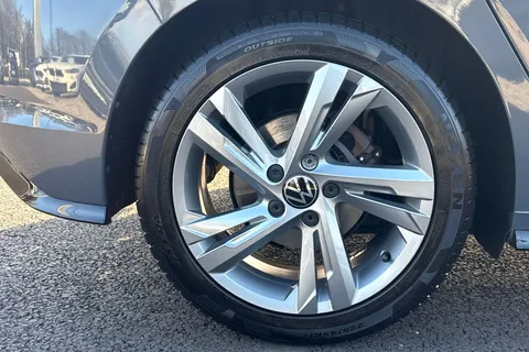 DA03JON Volkswagen Golf 1.5 TSI R-Line 5dr Thumbnail #12